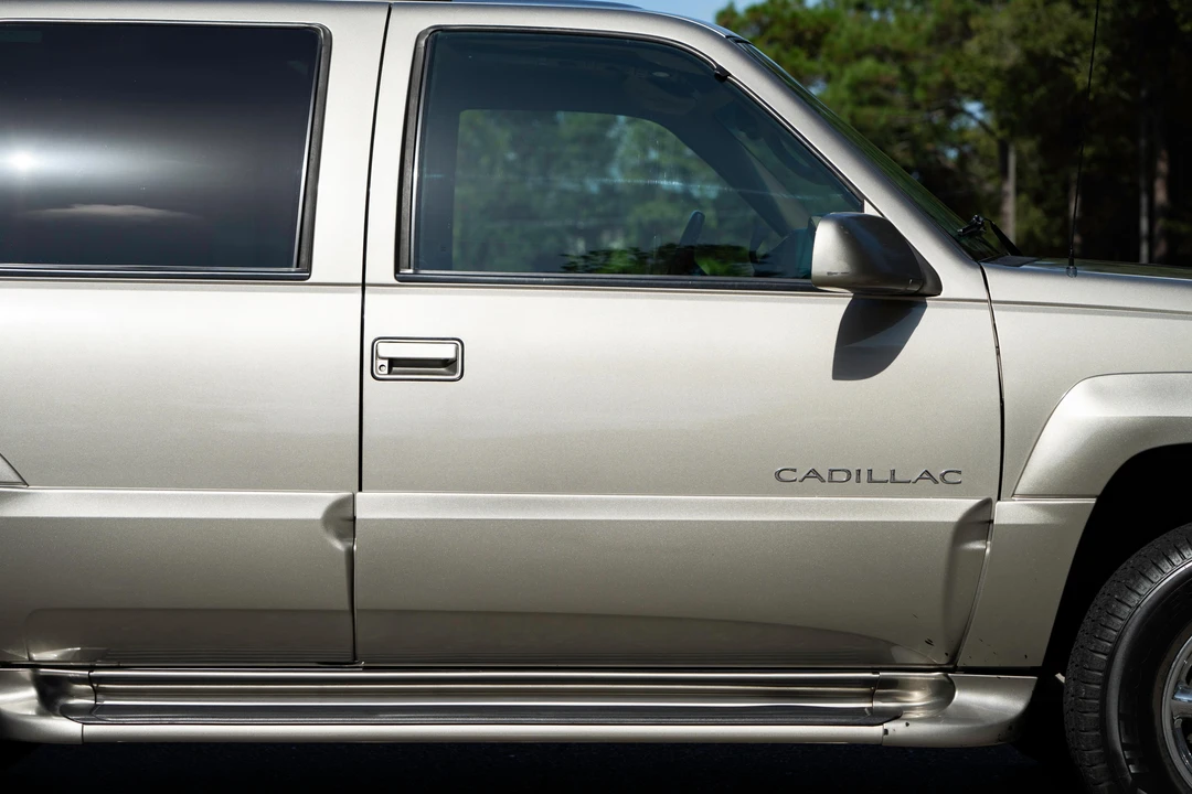 2000 Cadillac Escalade 1st Gen - Image 28 of 31