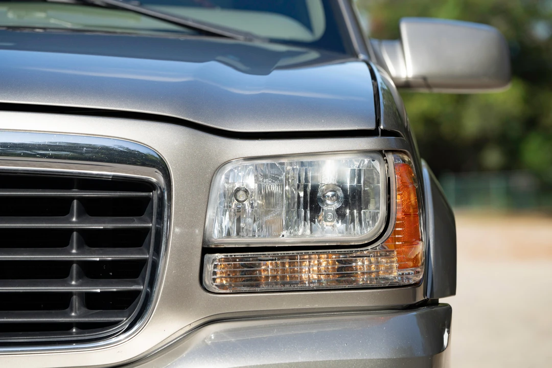 2000 Cadillac Escalade 1st Gen - Image 16 of 31