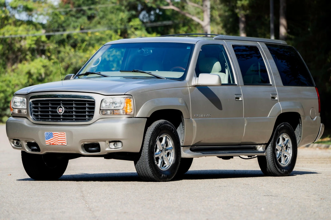 2000 Cadillac Escalade 1st Gen - Image 7 of 31
