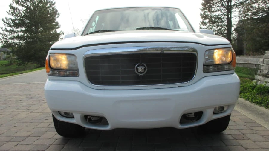 2000 Cadillac Escalade 1st Gen - Image 14 of 18