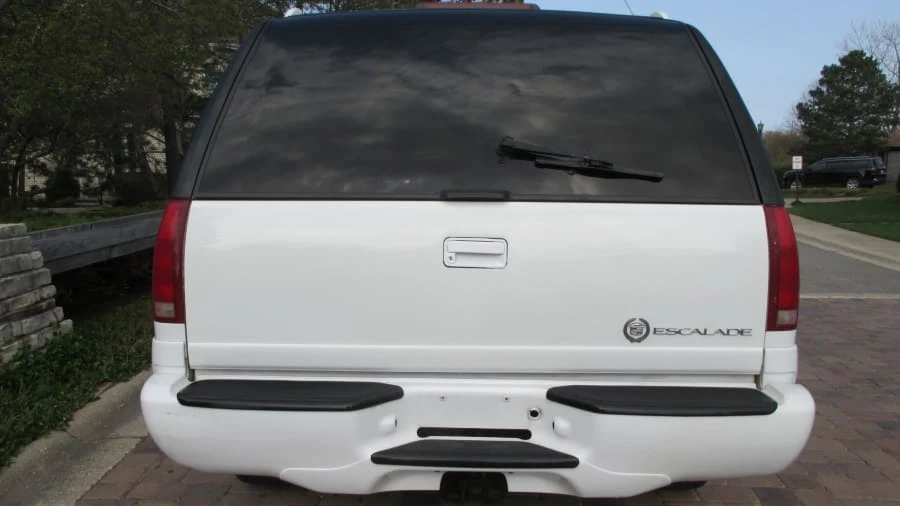 2000 Cadillac Escalade 1st Gen - Image 15 of 18