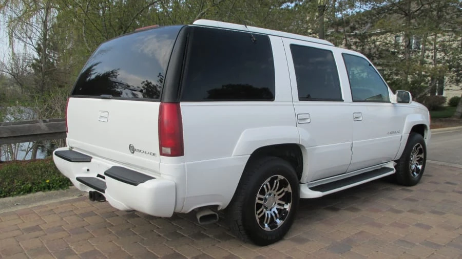 2000 Cadillac Escalade 1st Gen - Image 16 of 18