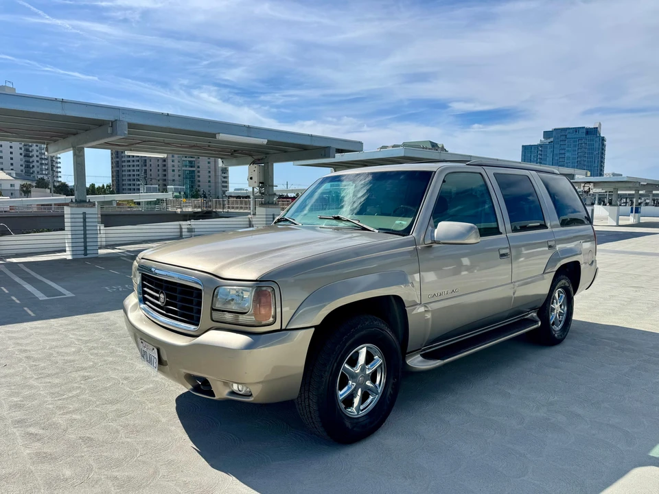 2000 Cadillac Escalade 1st Gen - Image 11 of 31