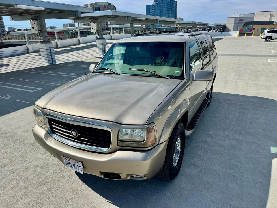 2000 Cadillac Escalade 1st Gen - Image 8 of 31