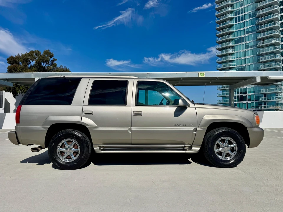 2000 Cadillac Escalade 1st Gen - Image 27 of 31
