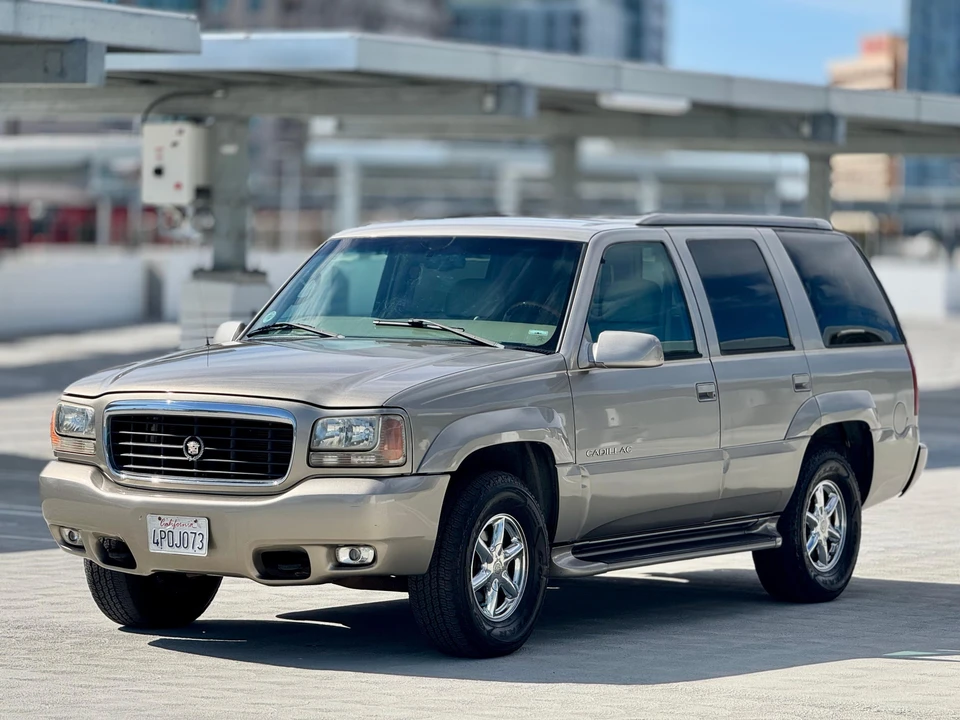 2000 Cadillac Escalade 1st Gen - Image 12 of 31