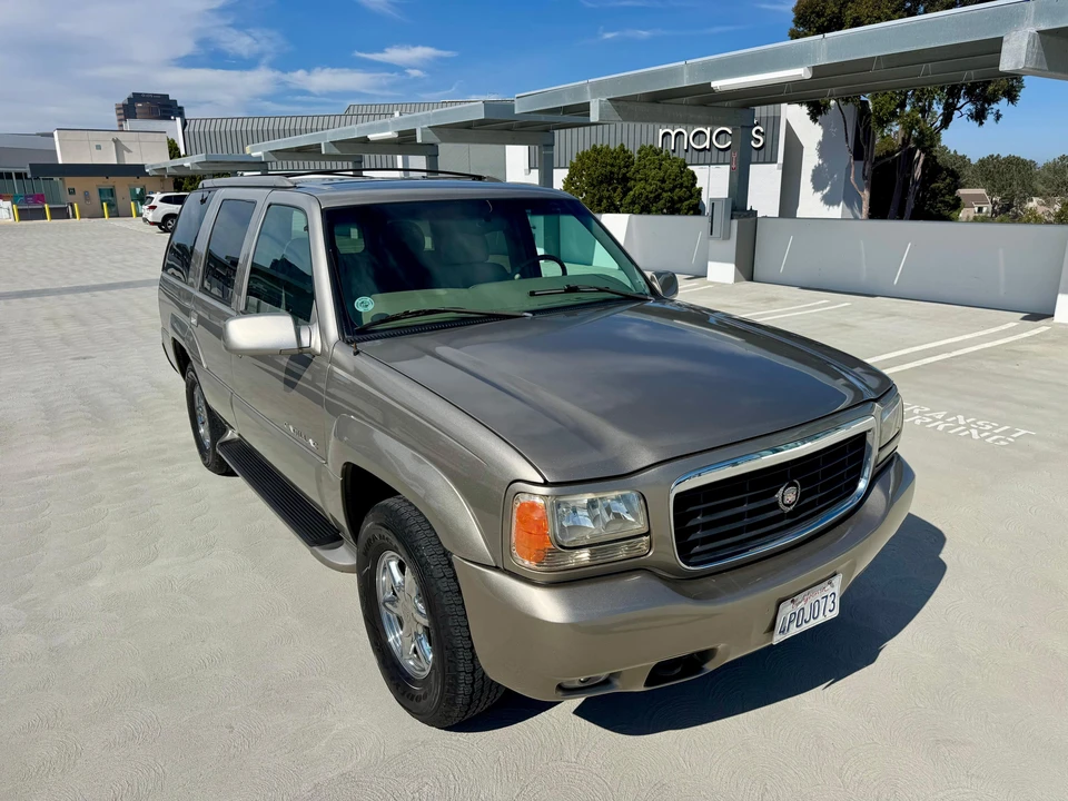 2000 Cadillac Escalade 1st Gen - Image 30 of 31