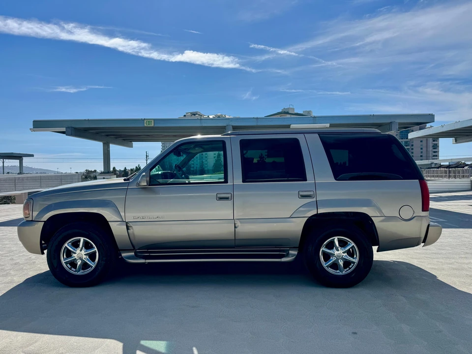 2000 Cadillac Escalade 1st Gen - Image 15 of 31