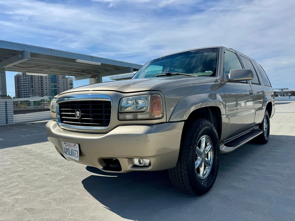 2000 Cadillac Escalade 1st Gen - Image 10 of 31
