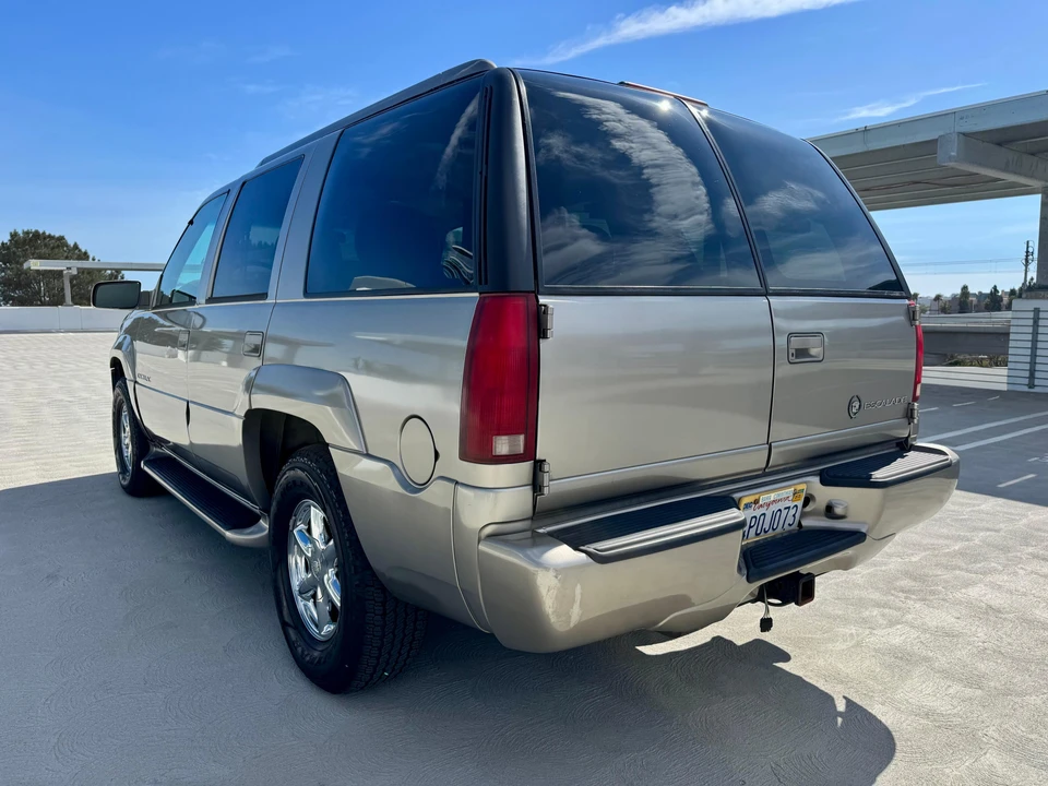2000 Cadillac Escalade 1st Gen - Image 19 of 31