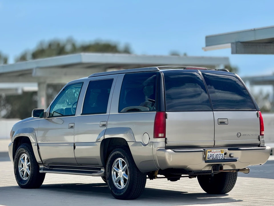 2000 Cadillac Escalade 1st Gen - Image 17 of 31