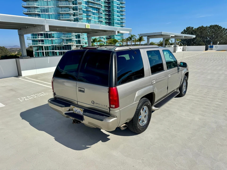 2000 Cadillac Escalade 1st Gen - Image 23 of 31