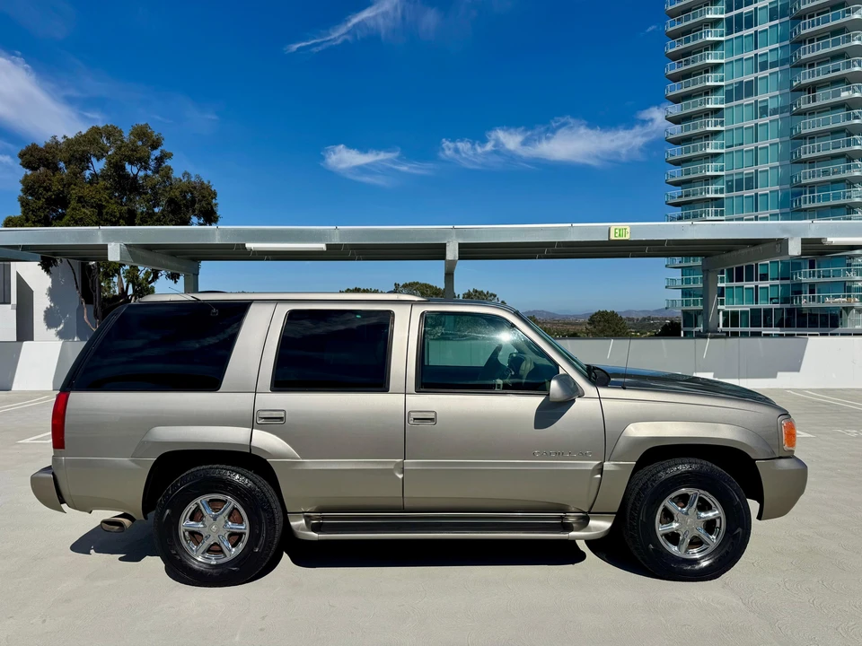 2000 Cadillac Escalade 1st Gen - Image 26 of 31