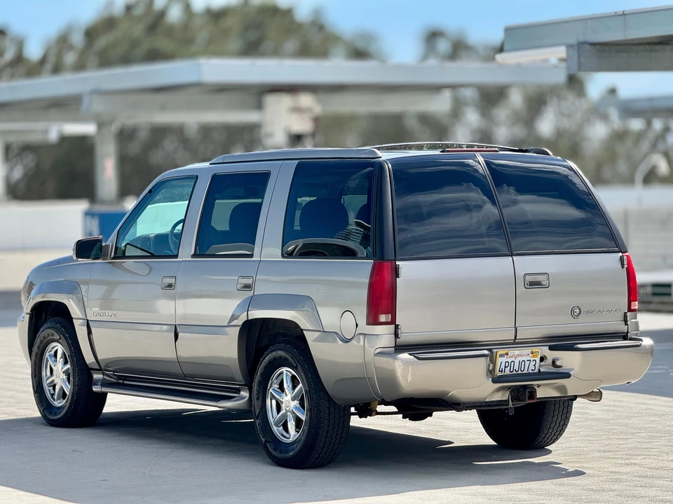 2000 Cadillac Escalade 1st Gen - Image 16 of 31