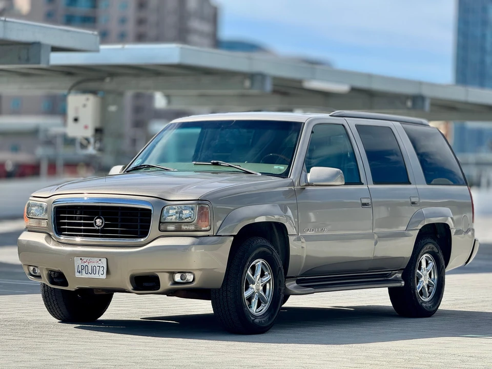 2000 Cadillac Escalade 1st Gen - Image 13 of 31