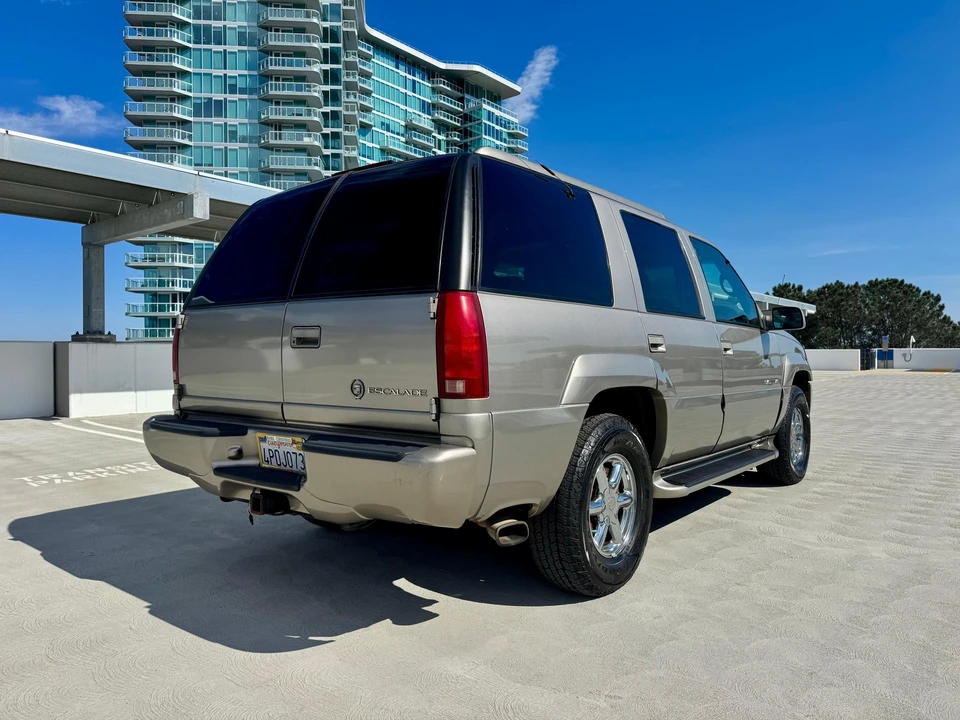 2000 Cadillac Escalade 1st Gen - Image 24 of 31
