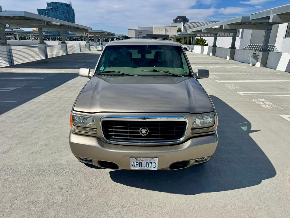 2000 Cadillac Escalade 1st Gen - Image 6 of 31
