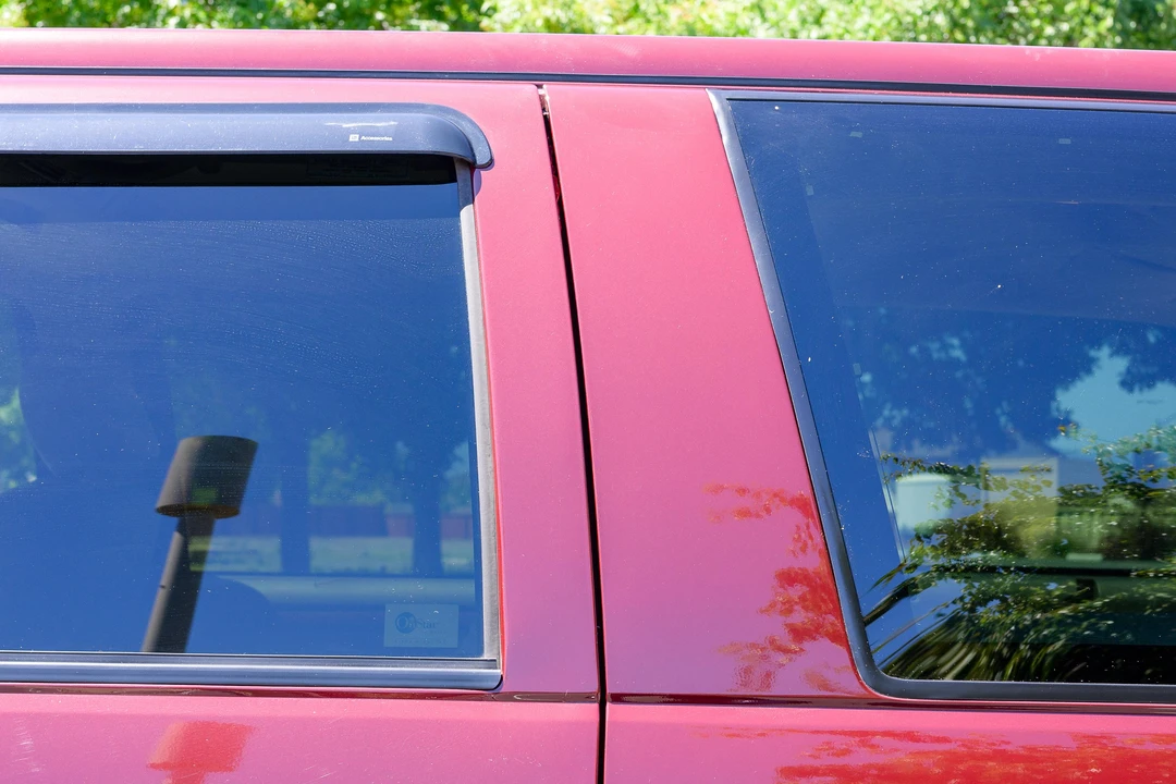 2000 Cadillac Escalade 1st Gen - Image 24 of 31