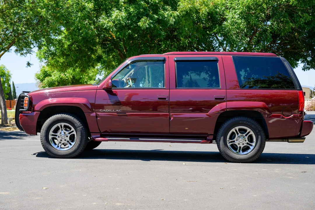2000 Cadillac Escalade 1st Gen - Image 6 of 31