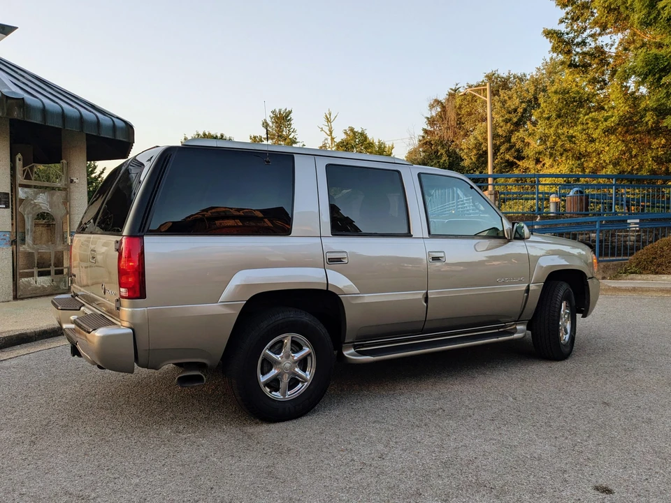 2000 Cadillac Escalade 1st Gen - Image 15 of 31