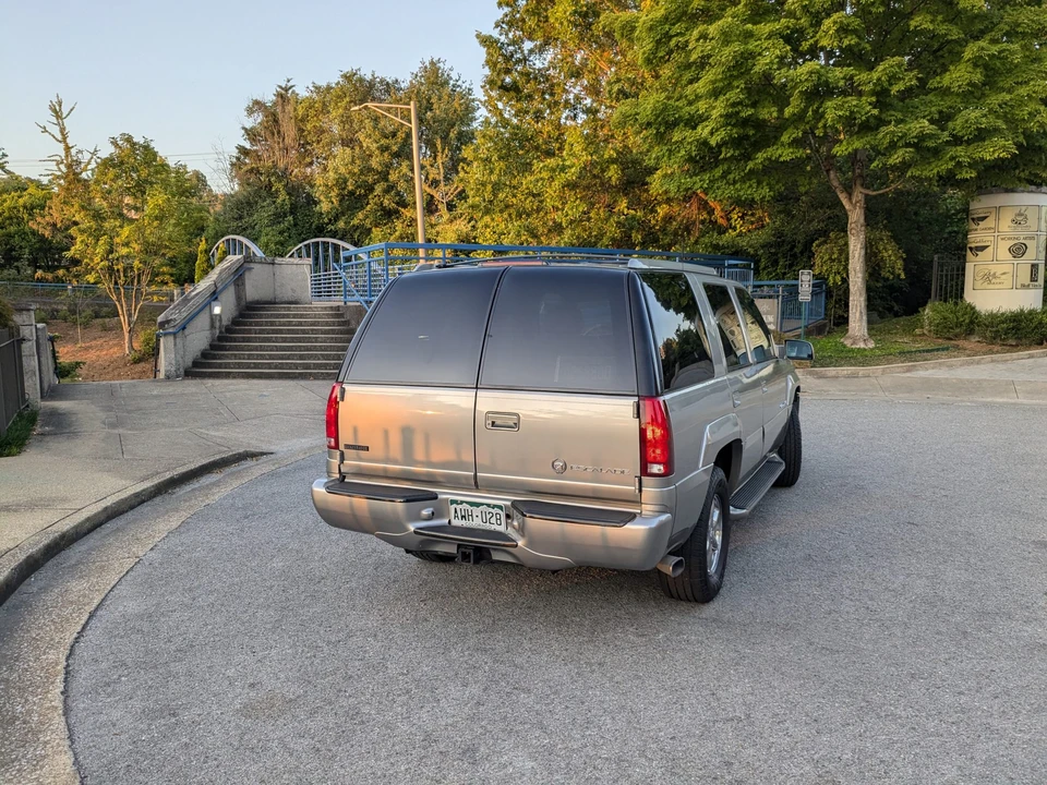 2000 Cadillac Escalade 1st Gen - Image 11 of 31