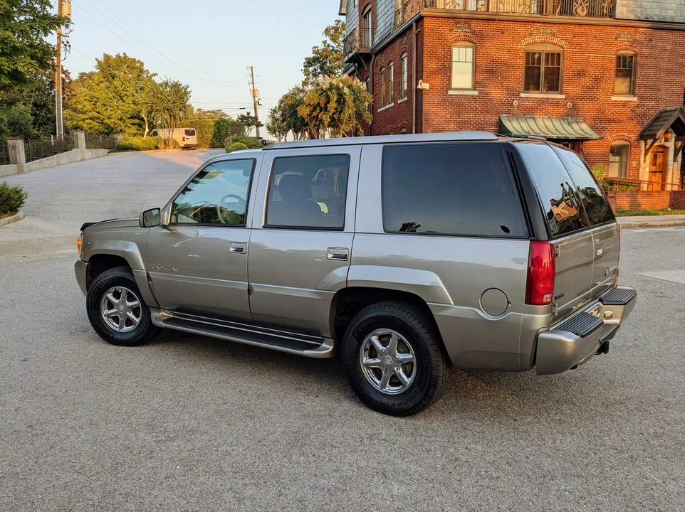 2000 Cadillac Escalade 1st Gen - Image 7 of 31