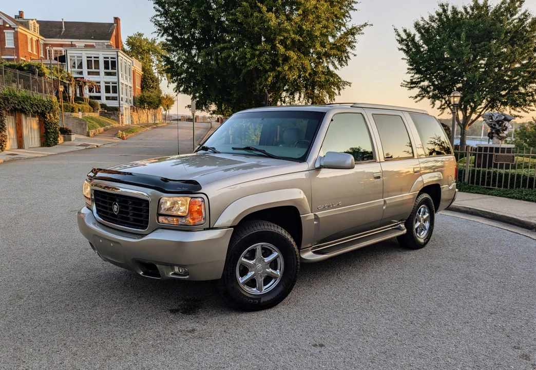2000 Cadillac Escalade 1st Gen - Image 4 of 31