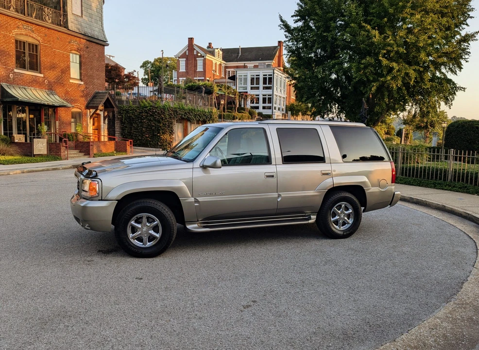 2000 Cadillac Escalade 1st Gen - Image 5 of 31