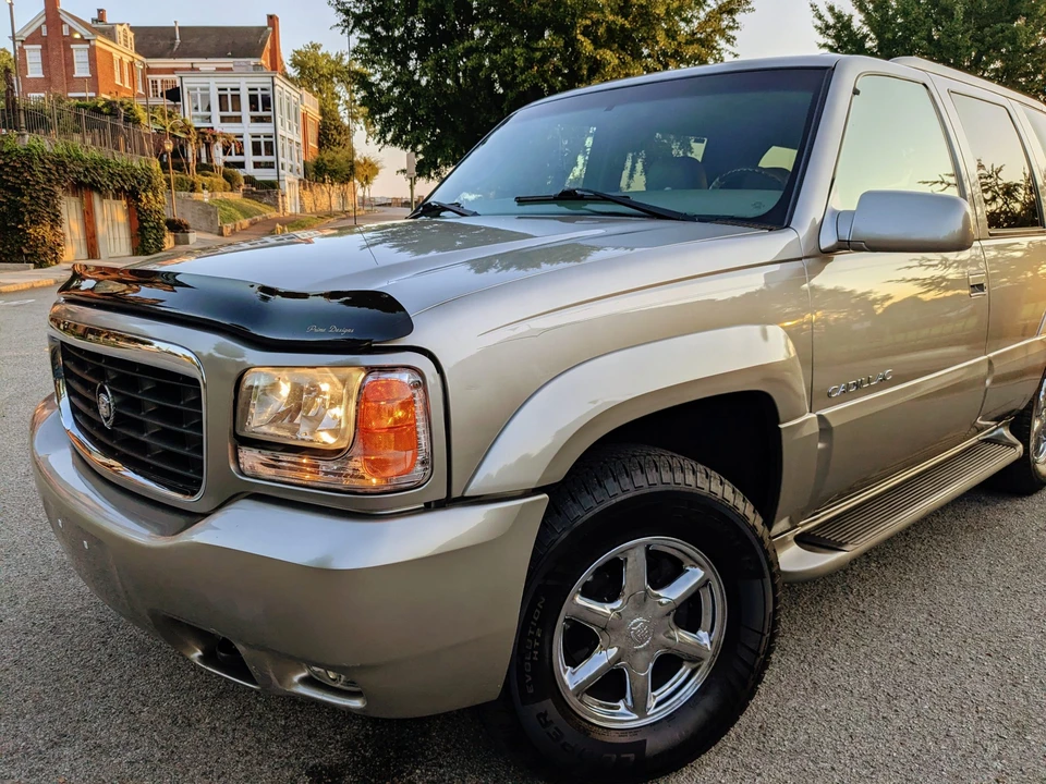 2000 Cadillac Escalade 1st Gen - Image 28 of 31
