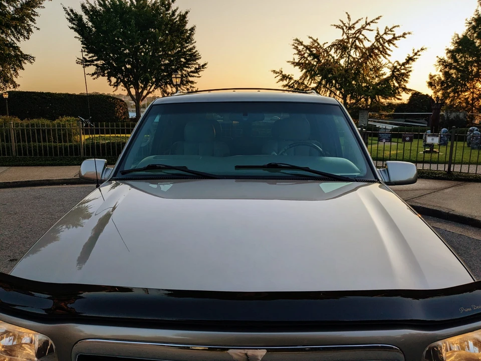 2000 Cadillac Escalade 1st Gen - Image 27 of 31