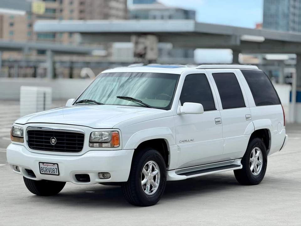 2000 Cadillac Escalade 1st Gen - Image 3 of 31