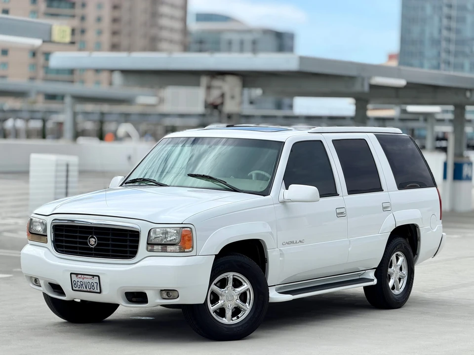 2000 Cadillac Escalade 1st Gen - Image 4 of 31
