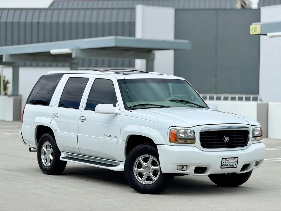 2000 Cadillac Escalade 1st Gen - Image 14 of 31
