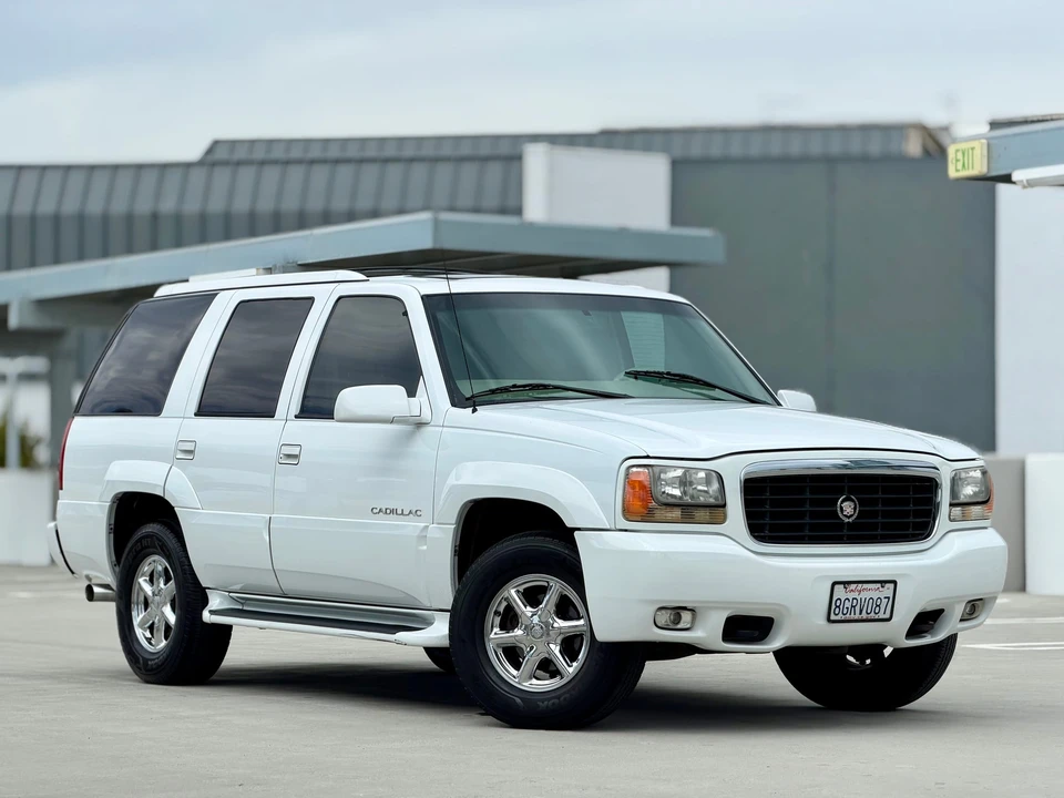 2000 Cadillac Escalade 1st Gen - Image 15 of 31