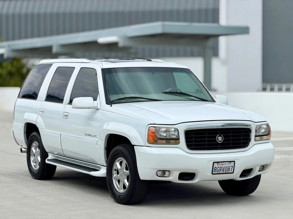 2000 Cadillac Escalade 1st Gen - Image 18 of 31
