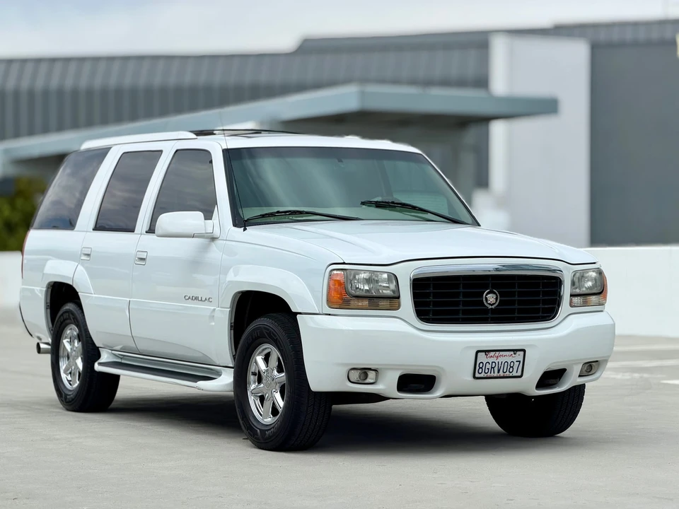 2000 Cadillac Escalade 1st Gen - Image 19 of 31