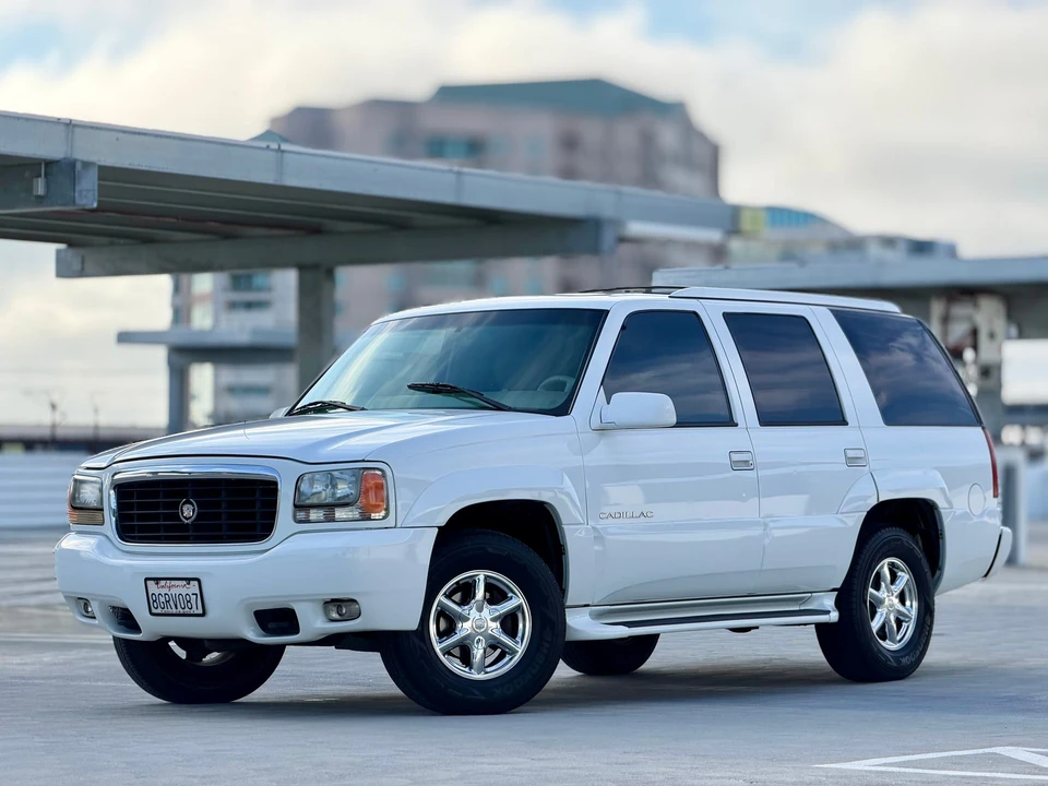 2000 Cadillac Escalade 1st Gen - Image 29 of 31