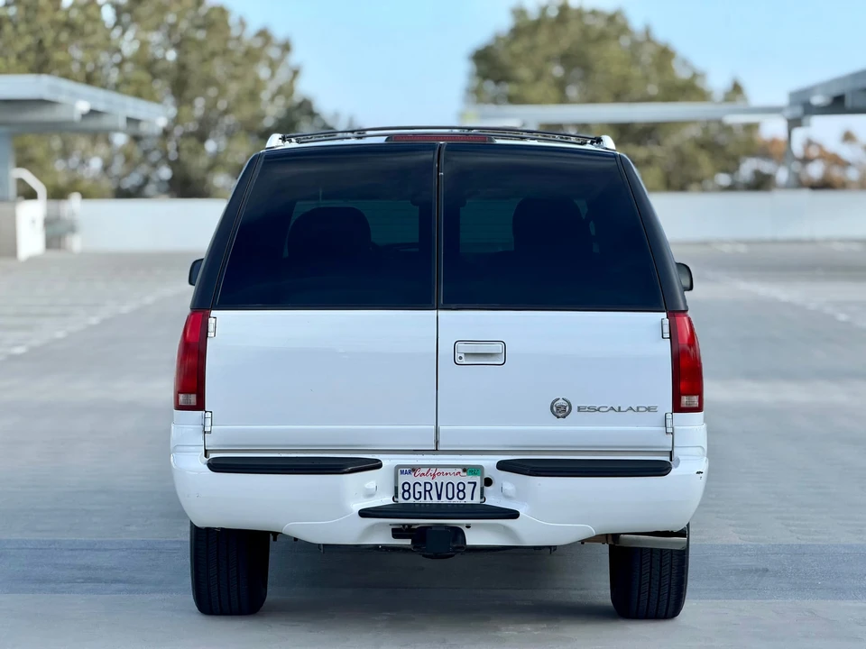 2000 Cadillac Escalade 1st Gen - Image 10 of 31