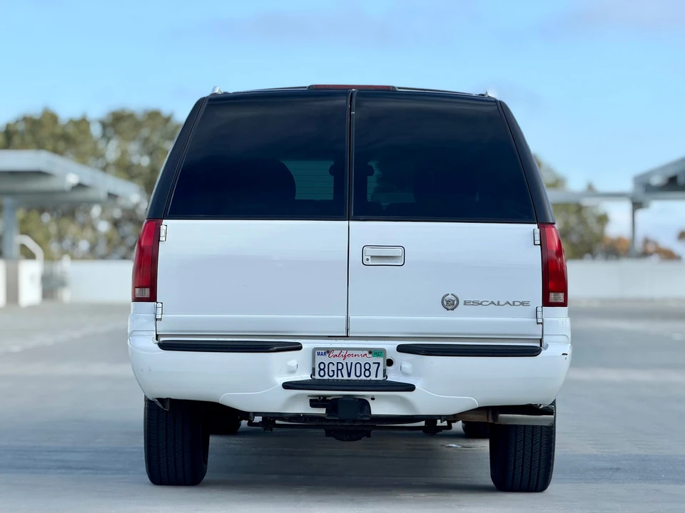 2000 Cadillac Escalade 1st Gen - Image 9 of 31