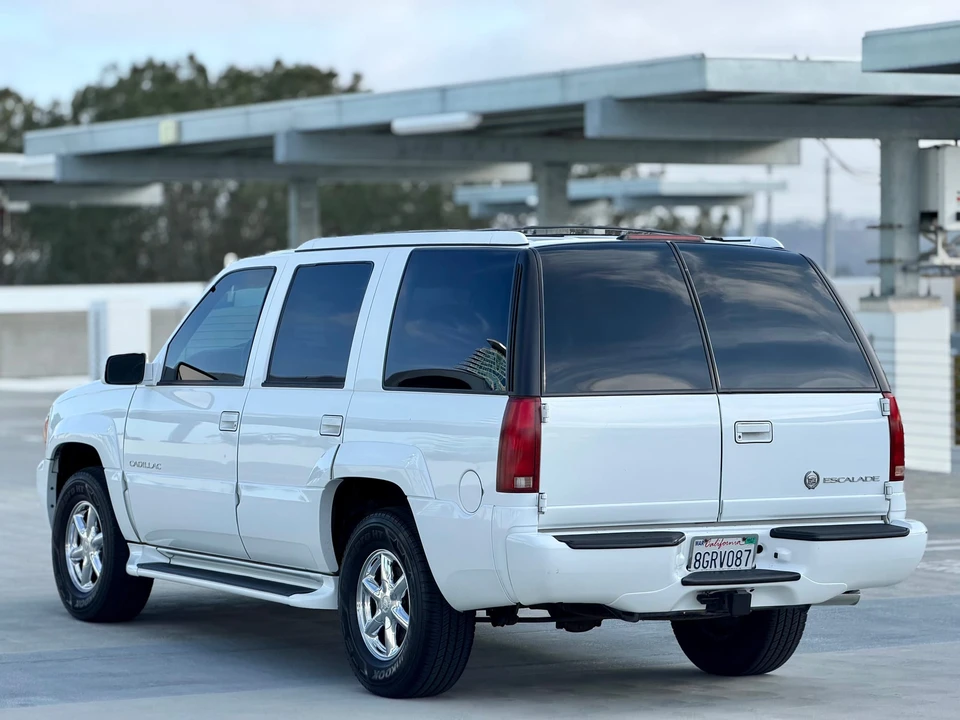 2000 Cadillac Escalade 1st Gen - Image 8 of 31