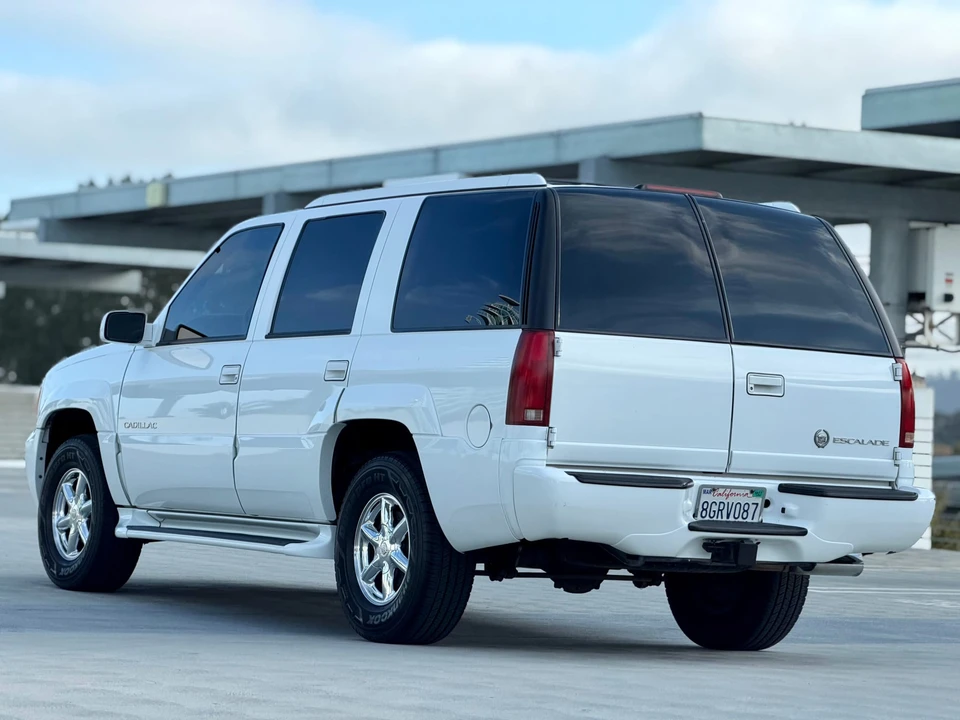 2000 Cadillac Escalade 1st Gen - Image 7 of 31