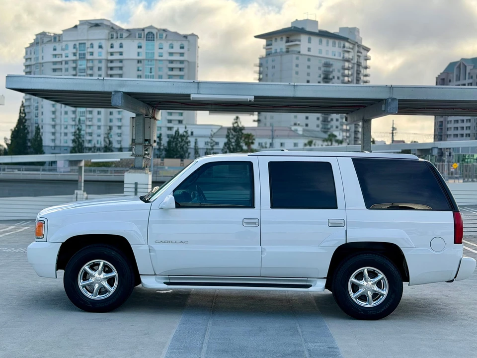 2000 Cadillac Escalade 1st Gen - Image 6 of 31