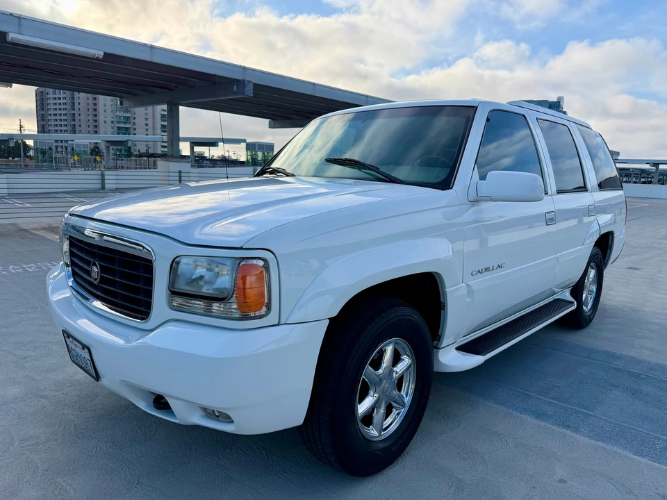 2000 Cadillac Escalade 1st Gen - Image 23 of 31