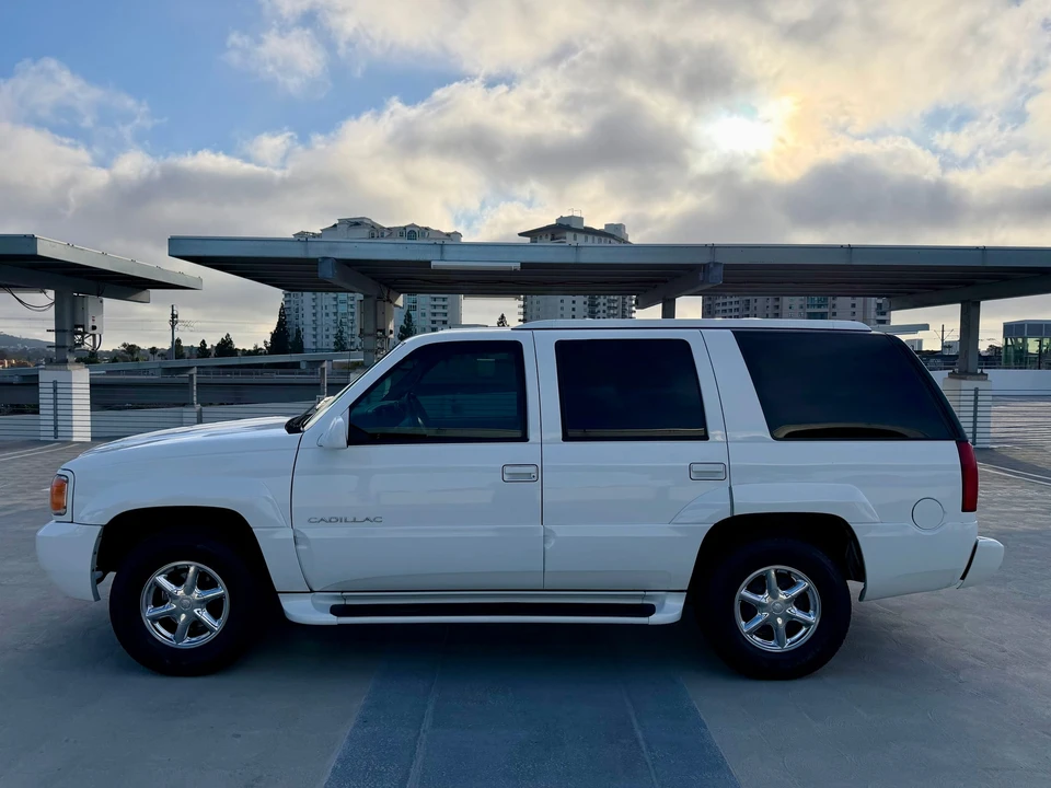 2000 Cadillac Escalade 1st Gen - Image 31 of 31