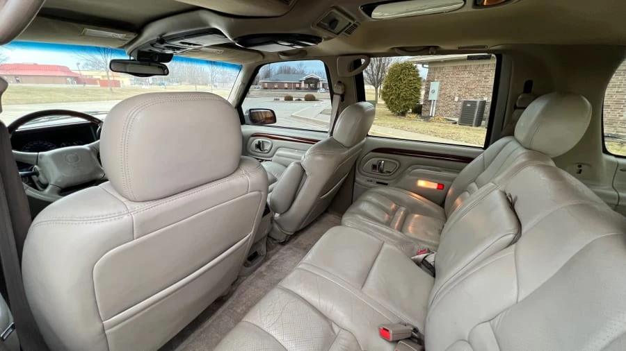 2000 Cadillac Escalade 1st Gen - Image 7 of 14