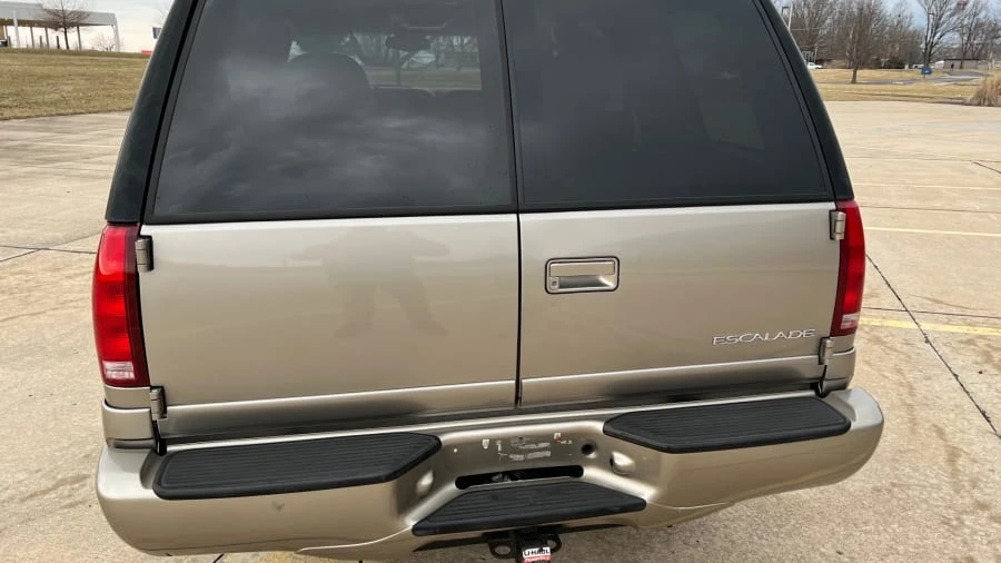2000 Cadillac Escalade 1st Gen - Image 11 of 14