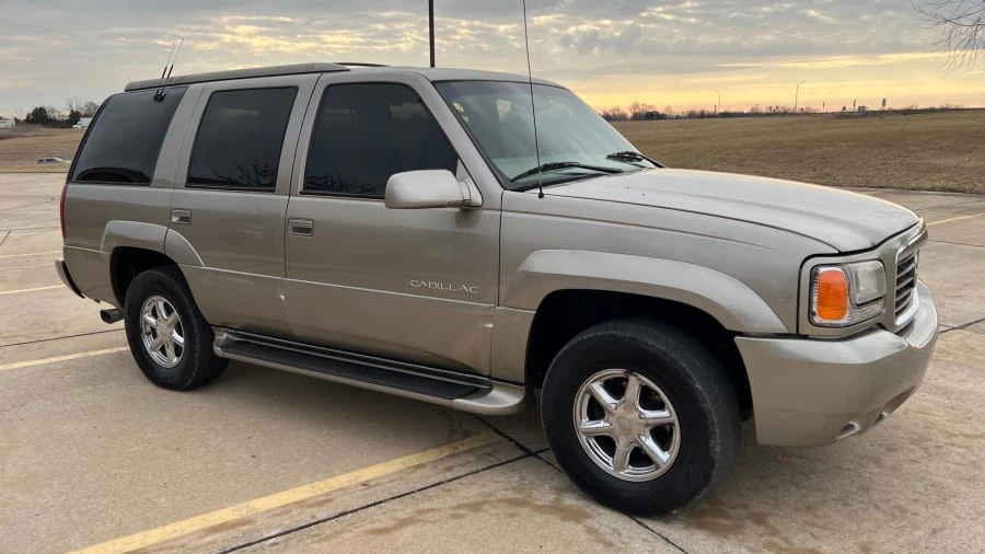 2000 Cadillac Escalade 1st Gen - Image 14 of 14