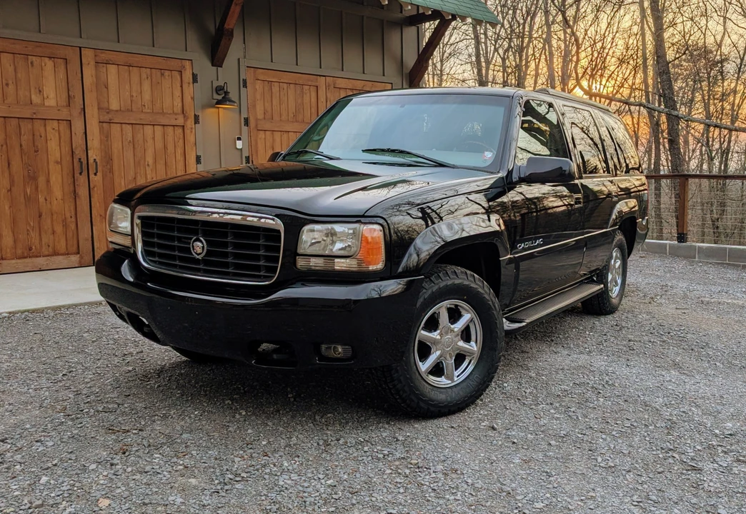 2000 Cadillac Escalade 1st Gen - Image 3 of 31
