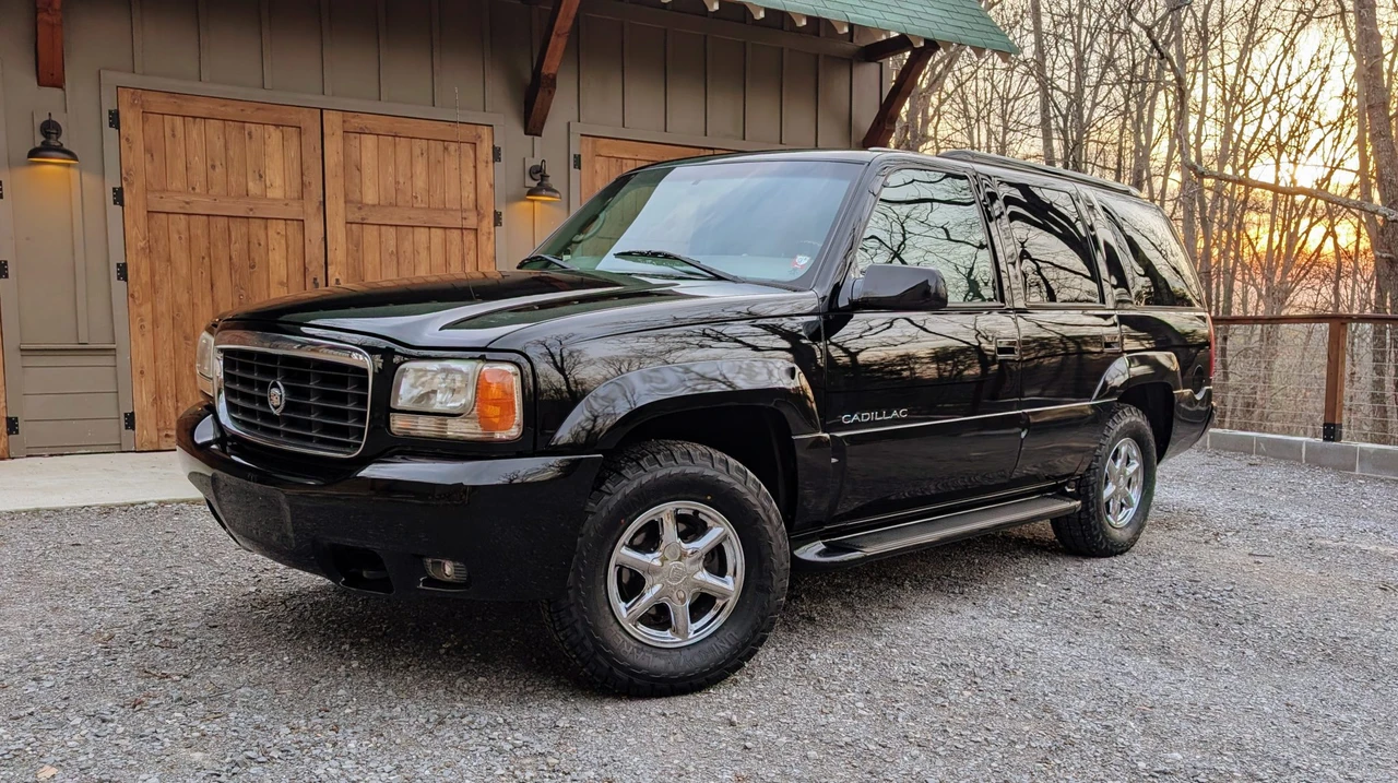 2000 Cadillac Escalade 1st Gen - Image 5 of 31
