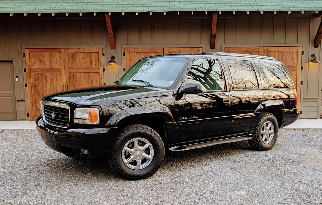 2000 Cadillac Escalade 1st Gen - Image 8 of 31
